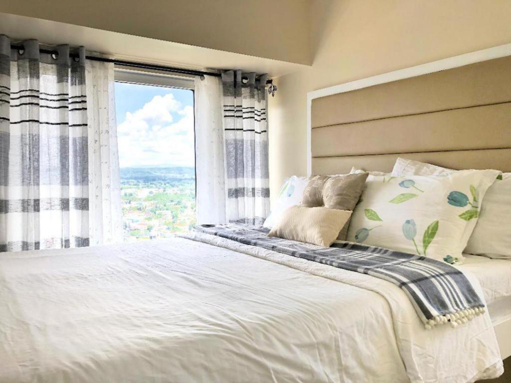 Nice Corner Ayala 1 Bedroom Condo At Heart Of Davao City With Hi Speed Wi Fi Internet 외부 사진