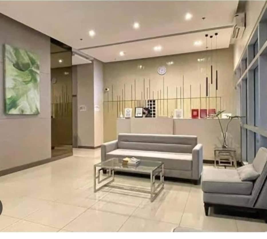 Nice Corner Ayala 1 Bedroom Condo At Heart Of Davao City With Hi Speed Wi Fi Internet 외부 사진