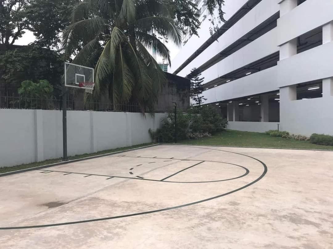 Nice Corner Ayala 1 Bedroom Condo At Heart Of Davao City With Hi Speed Wi Fi Internet 외부 사진