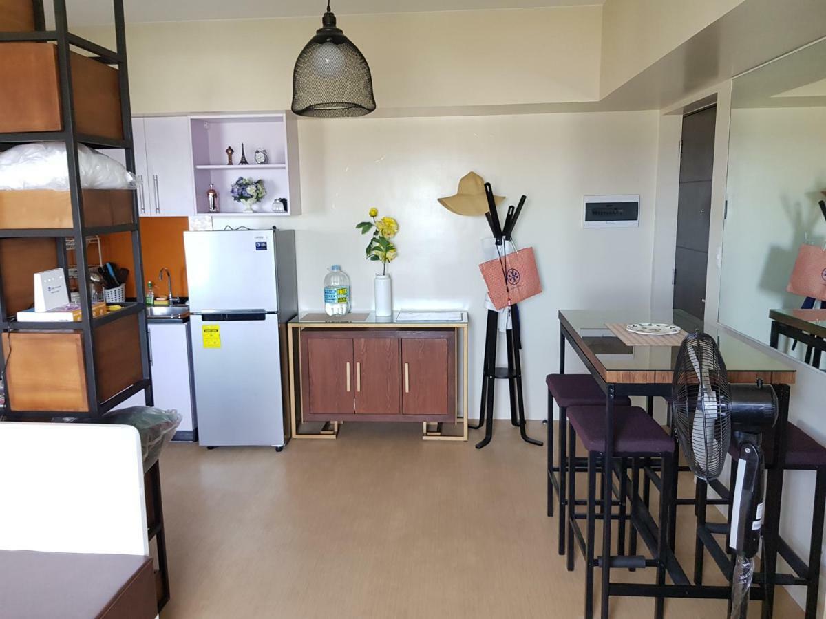 Nice Corner Ayala 1 Bedroom Condo At Heart Of Davao City With Hi Speed Wi Fi Internet 외부 사진