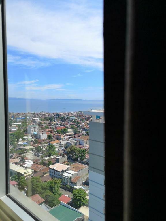 Nice Corner Ayala 1 Bedroom Condo At Heart Of Davao City With Hi Speed Wi Fi Internet 외부 사진