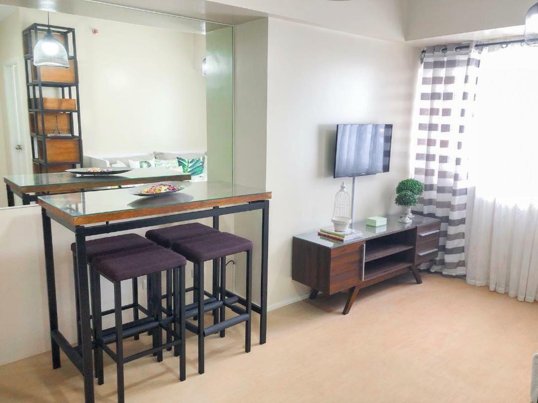 Nice Corner Ayala 1 Bedroom Condo At Heart Of Davao City With Hi Speed Wi Fi Internet 외부 사진
