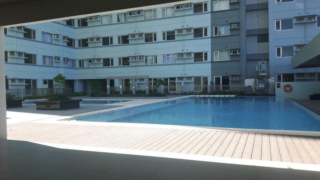 Nice Corner Ayala 1 Bedroom Condo At Heart Of Davao City With Hi Speed Wi Fi Internet 외부 사진